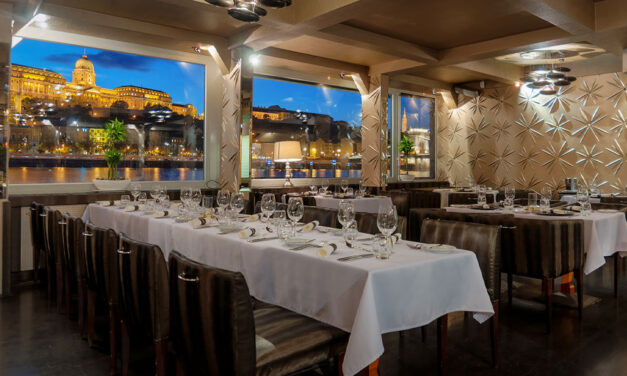 Jó hír! A szervízdíj és a borravaló mellé 100 millárd közpénzt is kapnak az éttermek, a kormány tavaly a kocsmáknak osztogatta az adófizetők forintjait