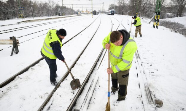 MÁV: sok a fennakadás a téli időjárás miatt, az elővárosi vonalakon is késések, járatkimaradásokra kell számítani