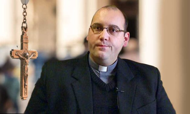 Vonat elé ugrott és meghalt a téti plébános, a hívek nem értik, mi vezethetett Ciprián atya végzetes döntéséhez