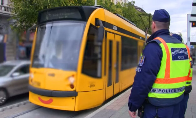 Halálra gázolt a villamos egy embert a Bartók Béla úton