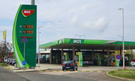 Életveszélyesen megszúrta egy kamionos a bolgár kollégáját az M1-es autópálya pátyi lehajtójánál