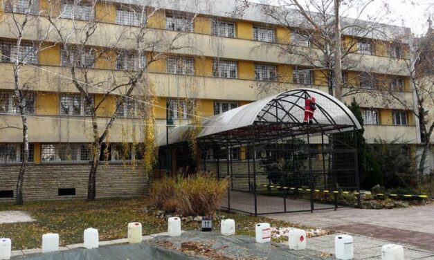 Milliárdokért átalakították a tököli börtönt, de mégsem költöztette oda a leköszönő Orbán-kormány a Szőlő utcai fiatalokat