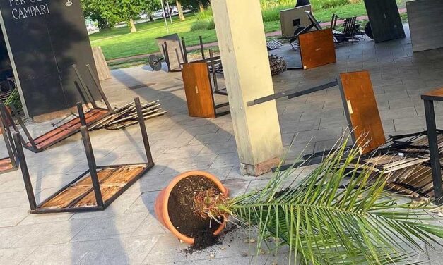 Tört-zúzott egy ámokfutó a Bikás park egyik éttermében, zártosztályra vitték a rongálót