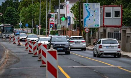 “Borzalom az egész” – állítja egy autós a 11-es út szentendrei szakaszának felújításáról, közben három polgármester levelet írt a miniszternek, Vitézy Dávidnak