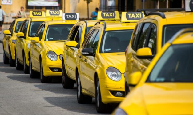 Csalások és kirúgások a BKK-nál: kamuellenőrzéseket tartottak a taxiknál, hogy magasabb pótlékot kapjanak
