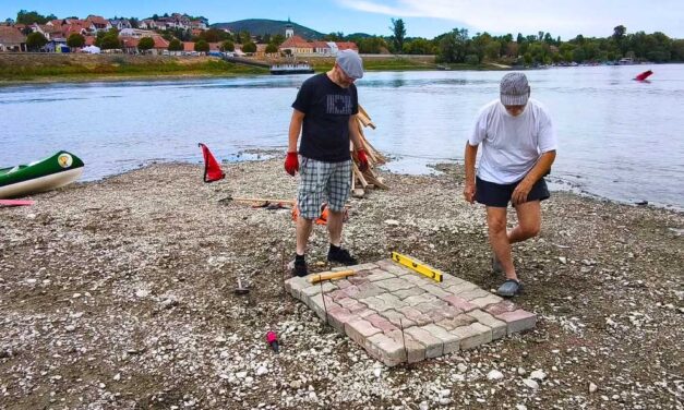 Furcsa látvány Szentendrénél: Előbukkant egy új sziget a Dunából, és azonnal letérkövezték