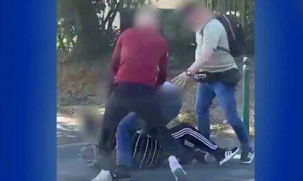 A zsaruk karjaiba sétált a betörő Újbudán: A rendőrök szeme láttára tört be egy lakásba az ékszerrabló férfi