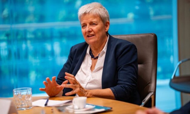 Lannert Judit kirúgta a csepeli iskola igazgatóját, aki felvette a gyermekbántalmazási ügyekben érintett fóti volt igazgatót