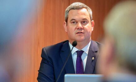 „Egy kicsit oda kéne nekik b.szni” – ezt írta egészségügyi államtitkárként a orvosi kamaráról egy levélben Takács Péter