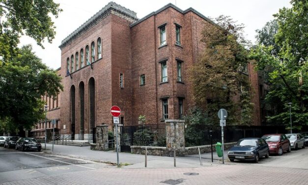 Bombariadó az ELTE gimnáziumába, kedd reggel tanítási szünetet rendeltek el a Radnótiban